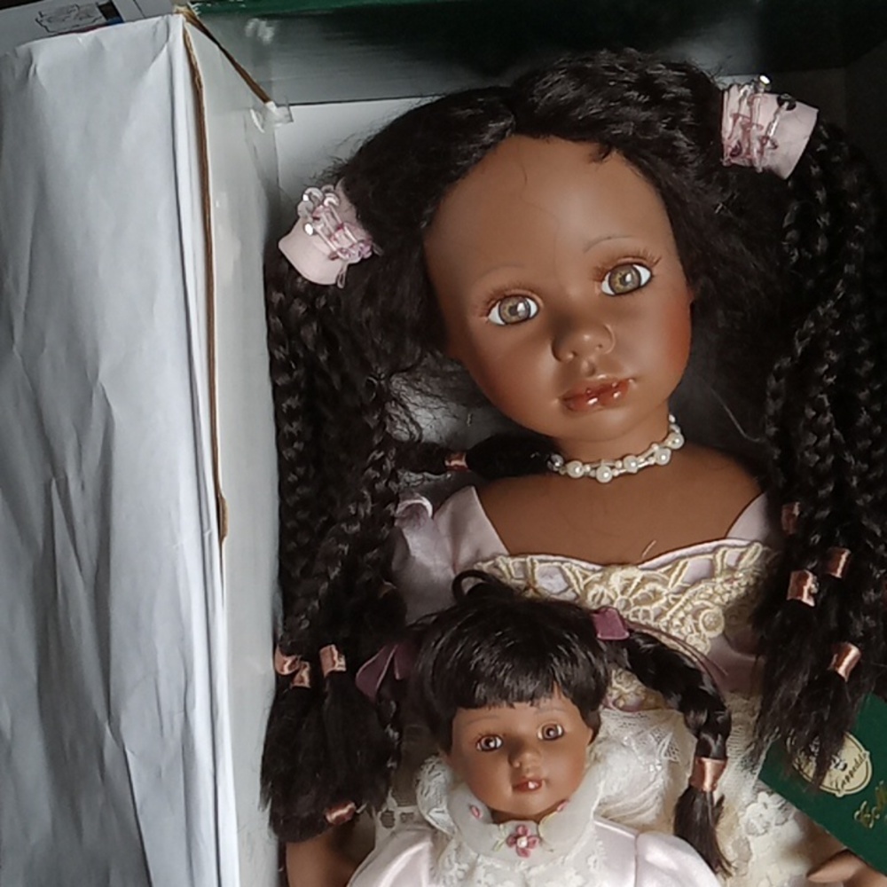 GEPPEDDO African-American  1980 porcelain dolls